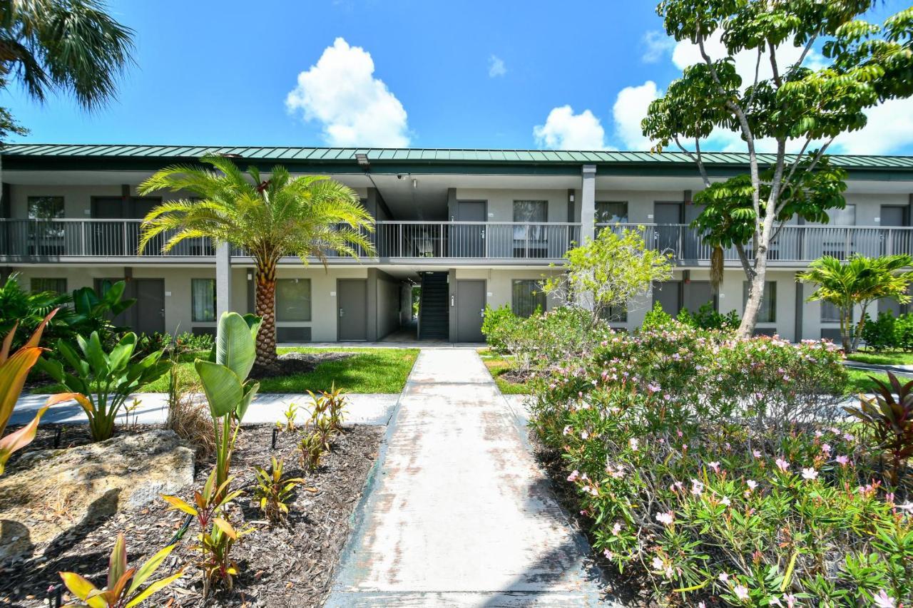 Sarasota Cay Club #612 - Heated Pool, Bunk Beds, Huge Tv, Tiki Bar, More! South Bradenton Zewnętrze zdjęcie